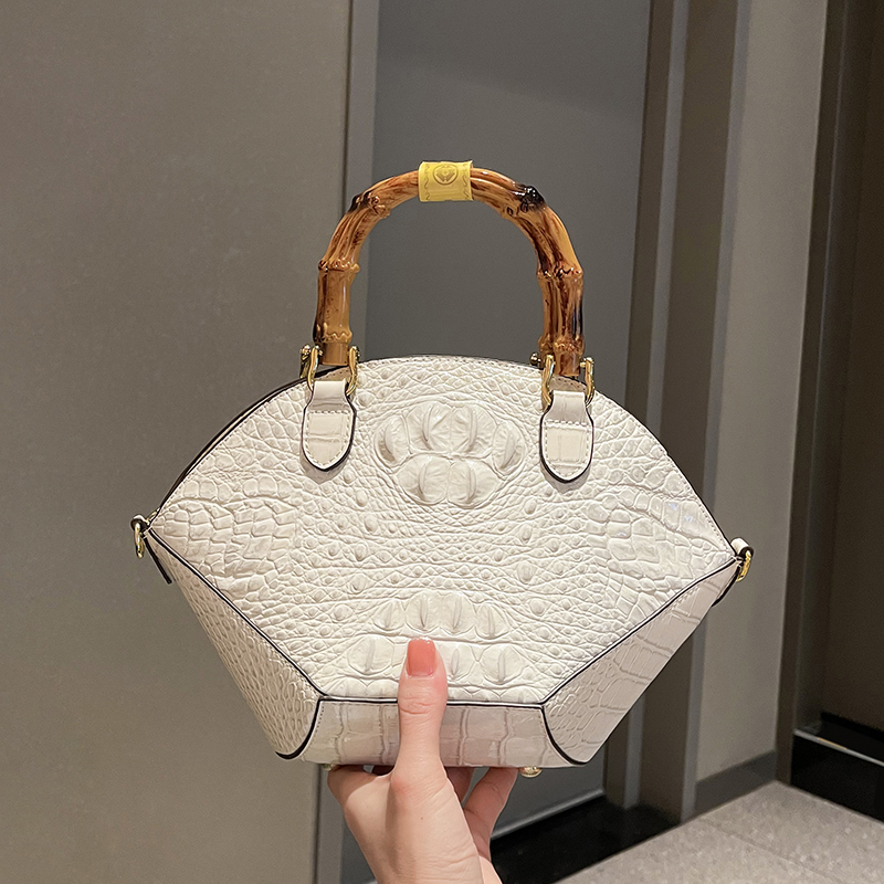 Luxury Bags Sale - 女性のためのクロコダイルハンドバッグ,竹の模造クロコダイルハンドバッグ,良質,デザイナーブランド,ファッショナブルなシェル,素晴らしいオファー