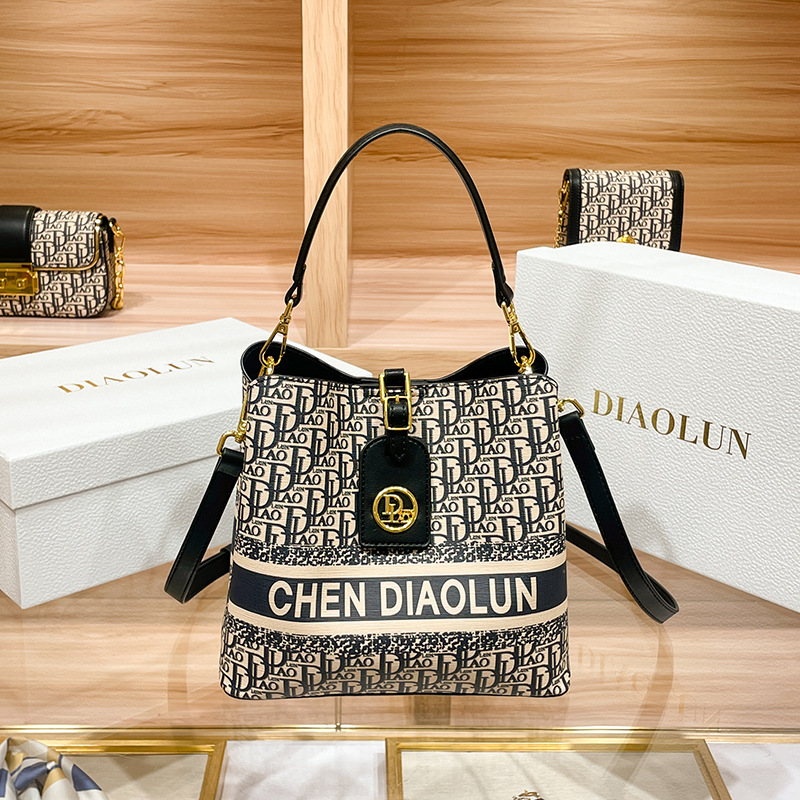 人気の定番レディースハンドバッグ、トートバッグ、クロスボディ - Luxury Bags Sale のレビューと価格
