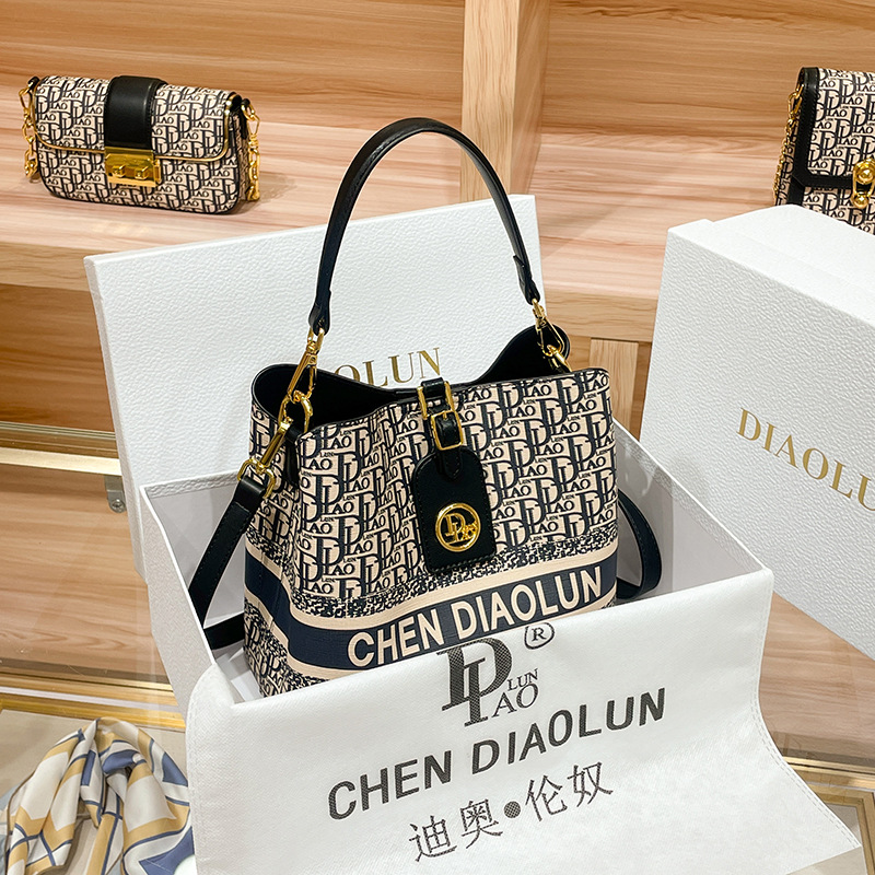 人気の定番レディースハンドバッグ、トートバッグ、クロスボディ - Luxury Bags Sale のレビューと価格